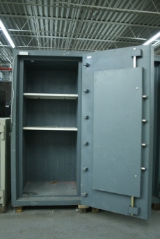Used Soltam Super Jewelers TRTL15X6 6829 Model High Security Safe